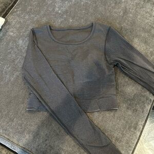 Lululemon size 6 ribbed crop long sleeve shirt